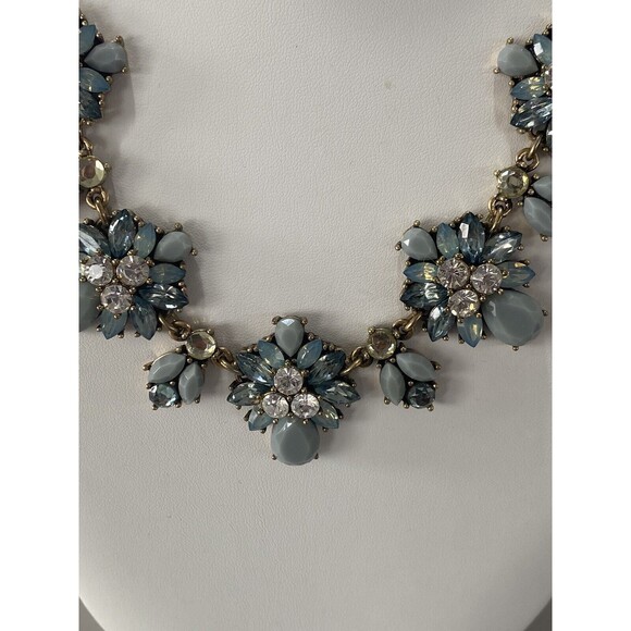 Blue Floral Polished Faceted Crystal Gemstone Rhinestone Bib Statement Necklace - Picture 4 of 12